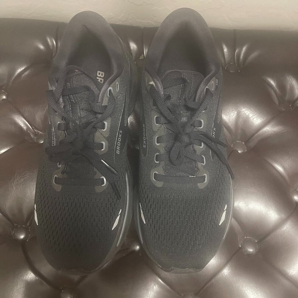 Women's Brooks Ghost 15 Sneakers (Black, Size 8R)